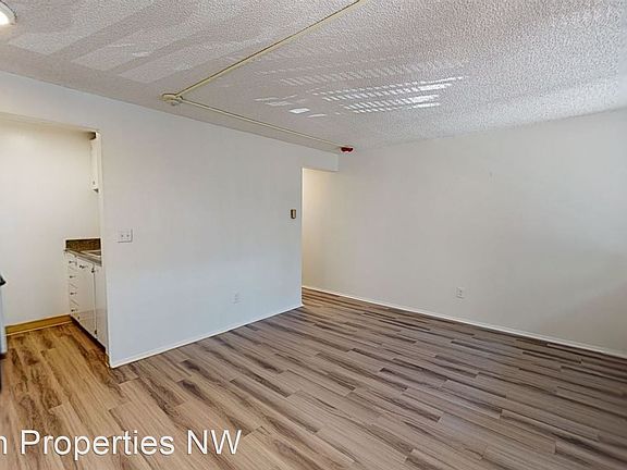 3rd image of 315 NE Puget St #16