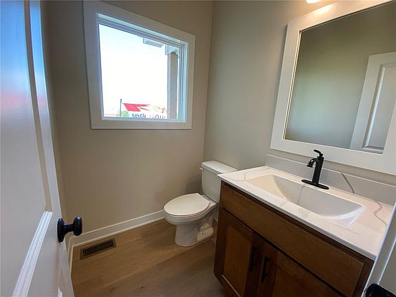 3rd image of 19302 Skyview Ln