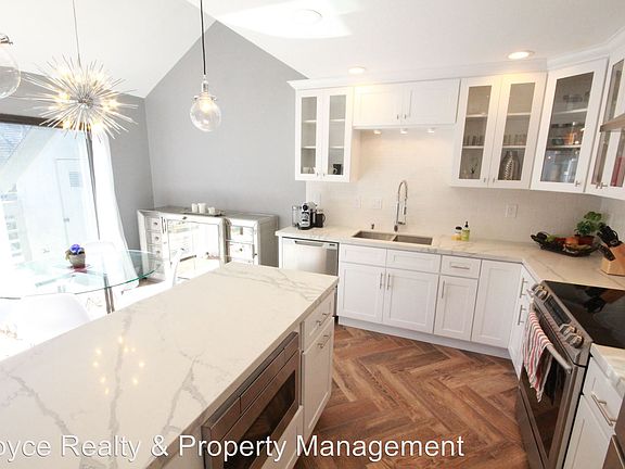 2nd image of 544 Via De La Valle Unit G