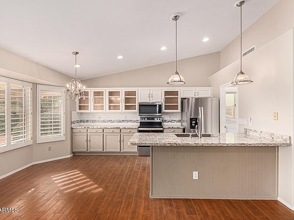 4th image of 5445 E FARMDALE Avenue