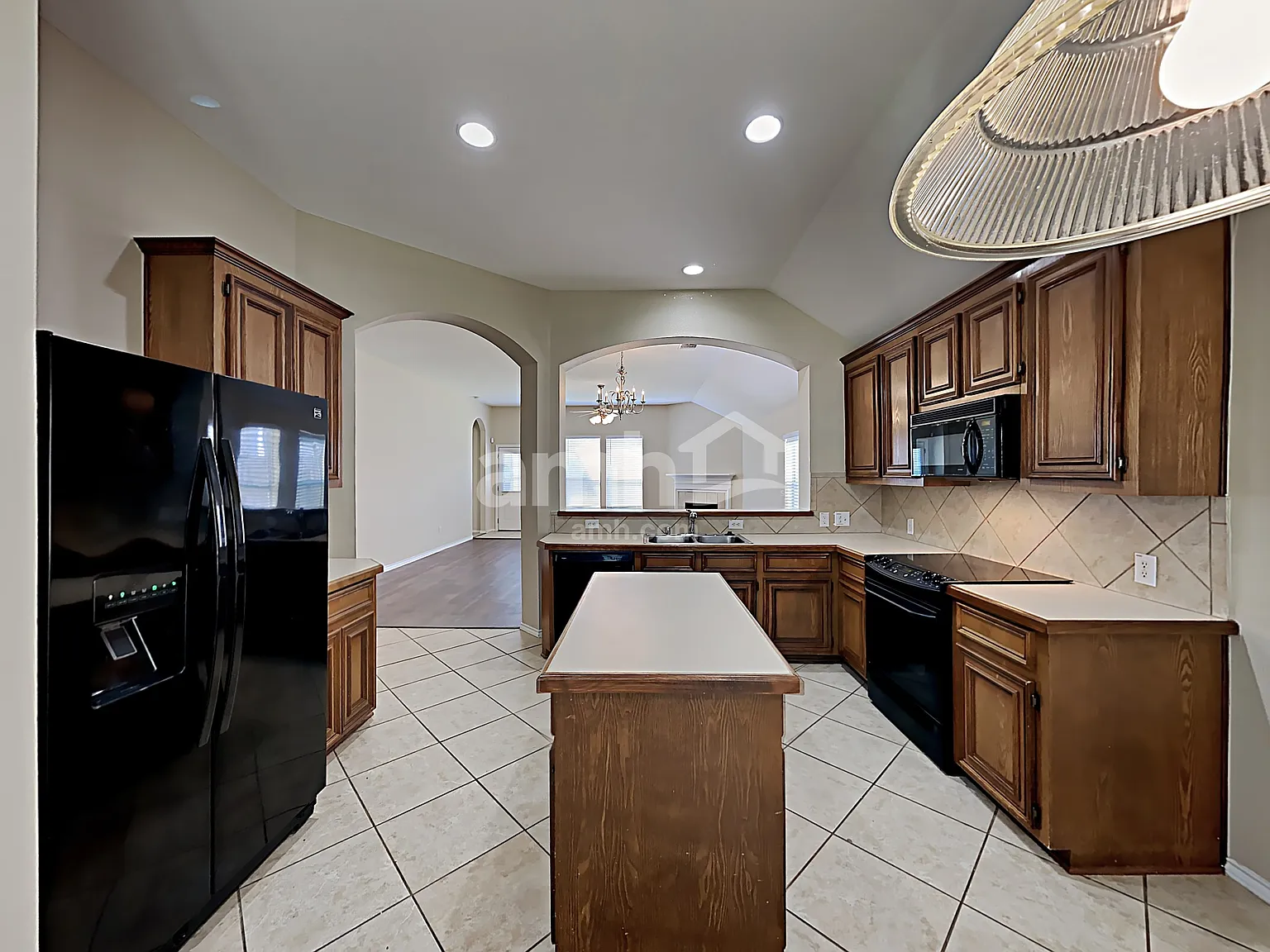 3 bed, 2.0 bath, 1785 sqft, $2,290 — Photo 3