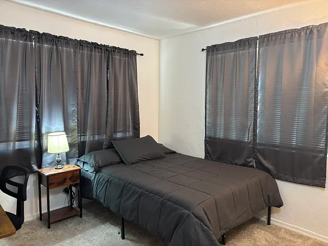 215 E Elm St — Photo 14
