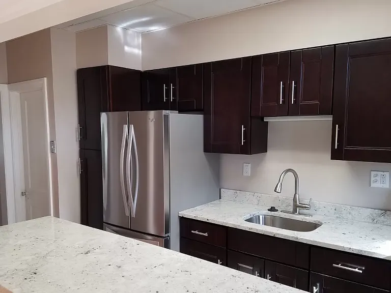 2415 Loyola Southway — Photo 4