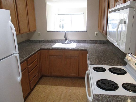 2nd image of 679 E Fox Ct Unit A
