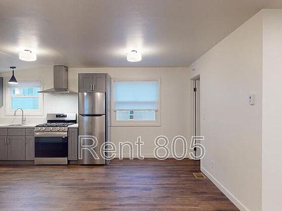4th image of 43 N Laurel St