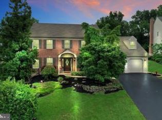 123 Park Place Dr, Sinking Spring, PA 19608