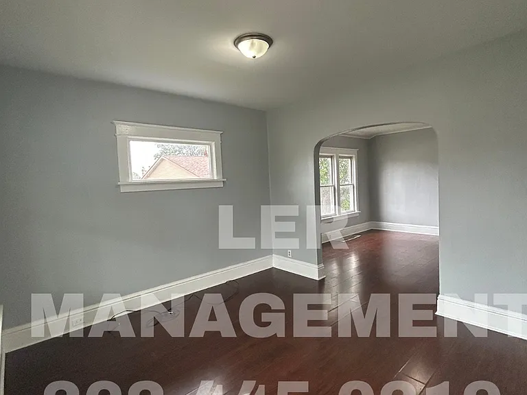 7324 38th Ave — Photo 10