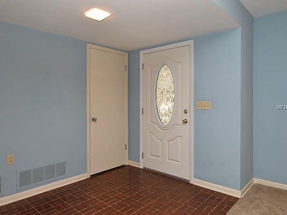 5th image of 1584 Pennwood Cir S