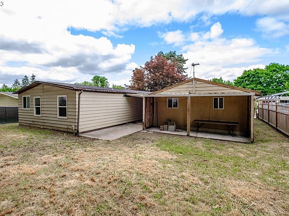 5th image of 2354 Greentree Ct NE