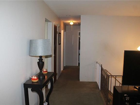 3rd image of 3 Bristol Ct