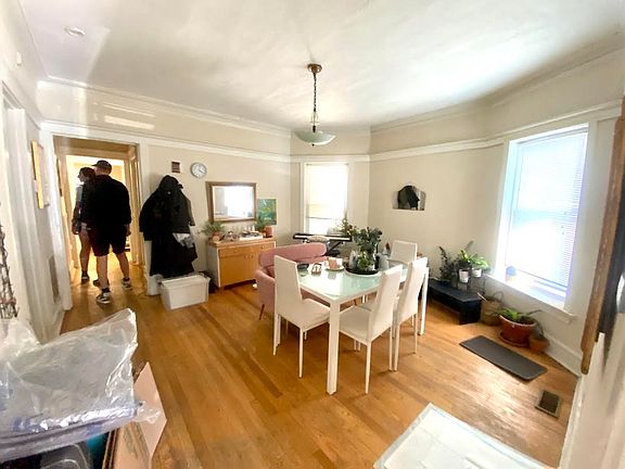 5th image of 6446 N Greenview Ave APT 1