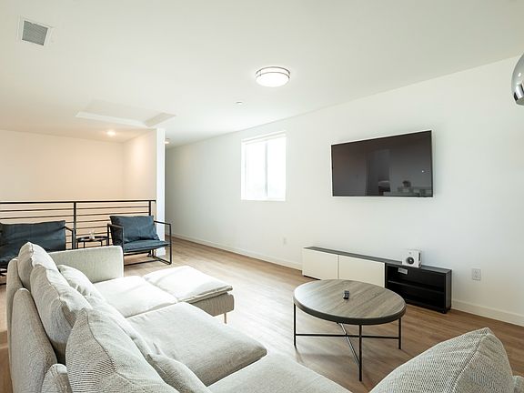 3rd image of 2642 Brighton Ave #3