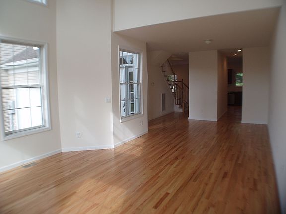 Living room/ dining room 