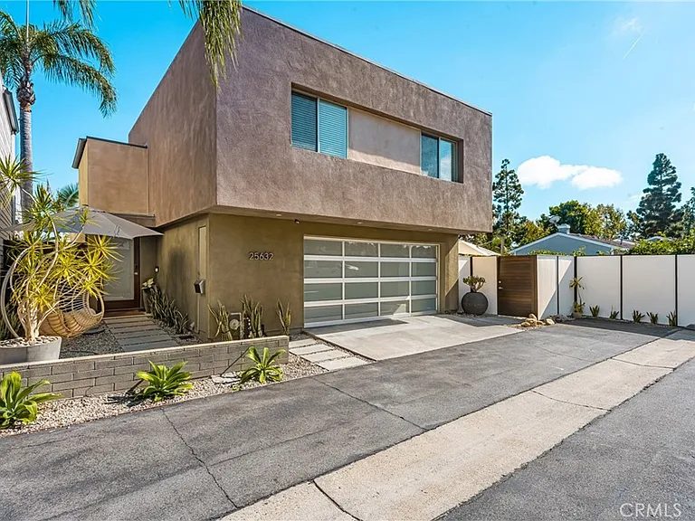 25632 Via Del Rey — Photo 1