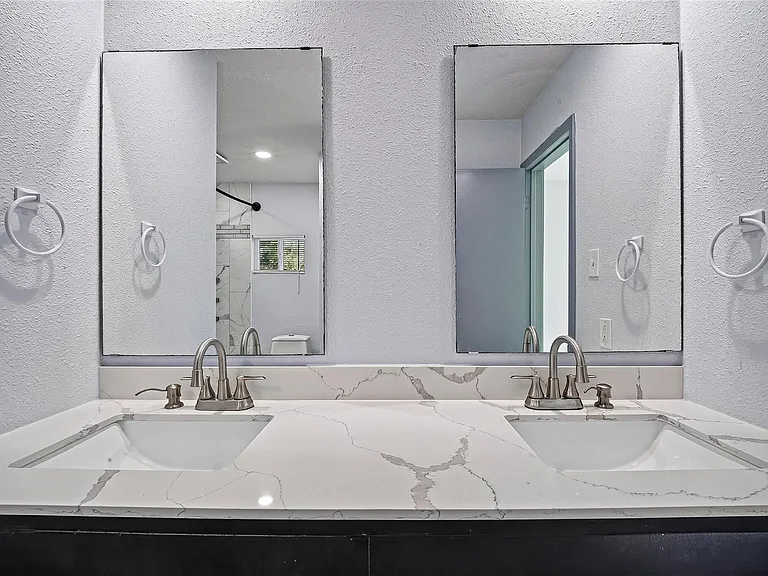 10911 Pecan Dr — Photo 14