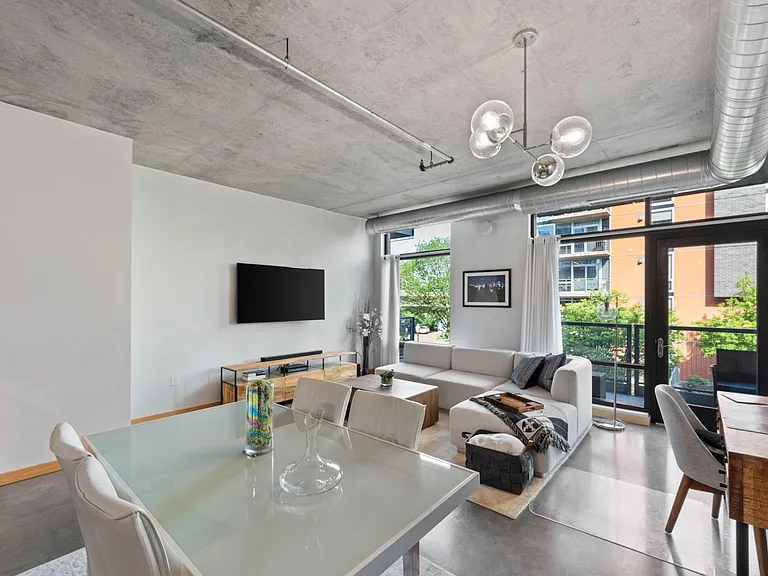 720 N 4th St #203 — Photo 5