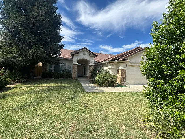 2718 E Darlington Ct — Photo 1