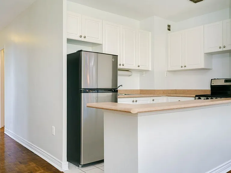 160 Balmoral Ave #1 — Photo 22