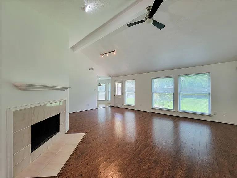 16807 Sussex Dr — Photo 14