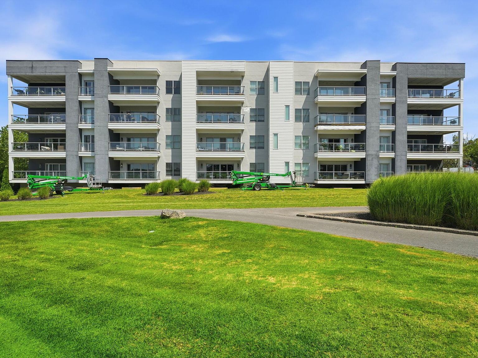 5339 Highpointe Lakes Dr APT 404 — Little Turtle Country Club