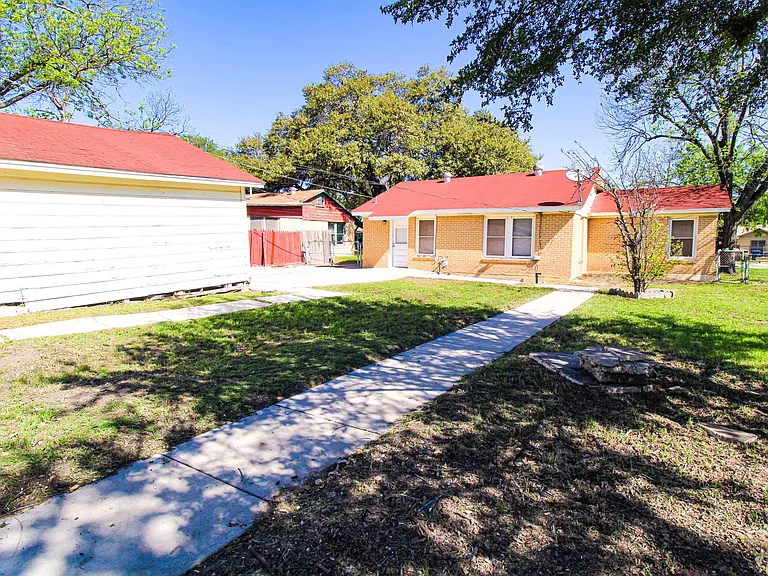 306 Overhill Dr — Photo 21
