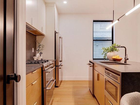 4th image of 182 Tremont St #2