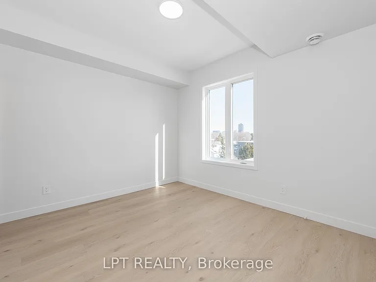 319 Shakespeare St #9 — Photo 16
