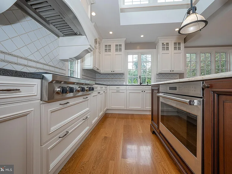 101 E Brookhaven Rd — Photo 29