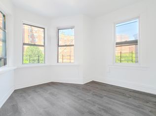 310 E 198th St, Bronx, NY 10458