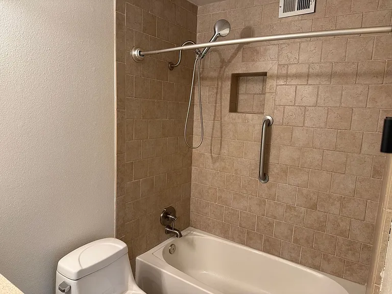 2623 Calle Del Comercio — Photo 12
