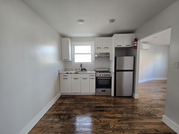 33 Adams St #11R
