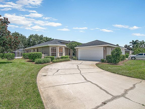 2nd image of 4266 Woodhall Cir