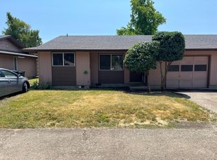 1054 28th St, Springfield, OR 97477