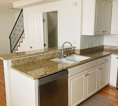 4th image of 1518 S Centinela Ave APT 8