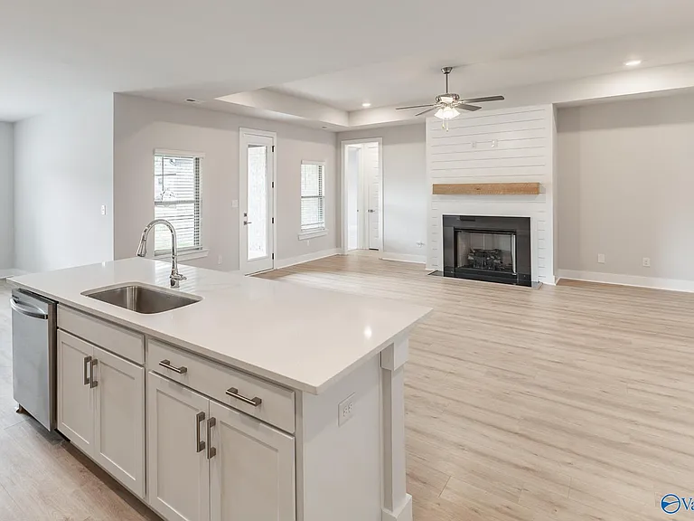 217 John Clift Cir — Photo 5