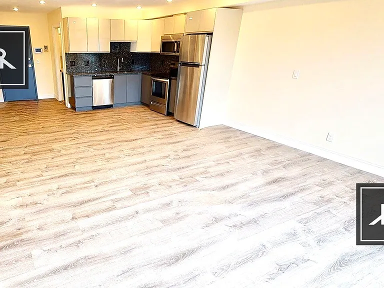 1028 Commonwealth Ave #402 — Photo 3