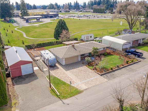 2nd image of 4401 NE 48th St