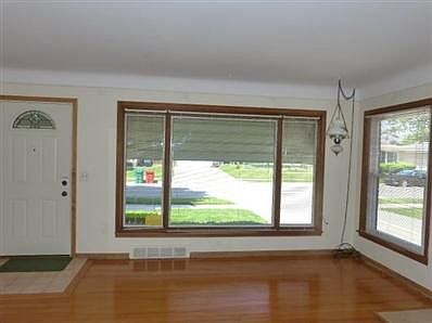 2nd image of 21814 Elmwood Ave