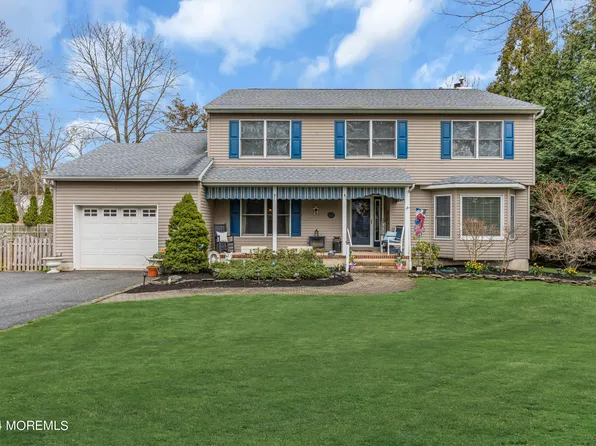 157 Ampere Avenue, Oakhurst, NJ 07755