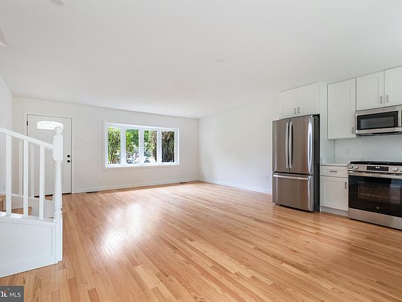 2nd image of 5604 Hilldale Dr