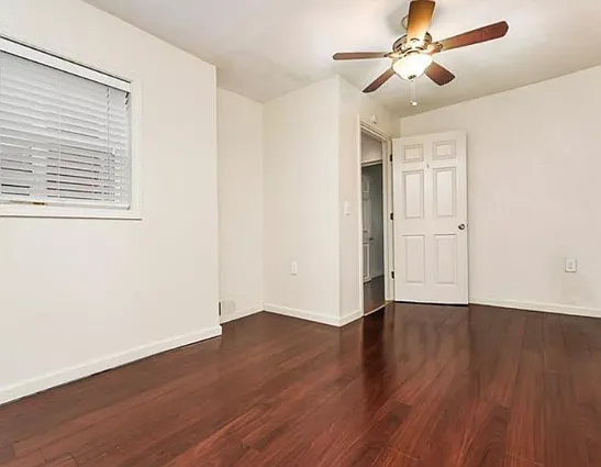 140 Home St — Photo 3
