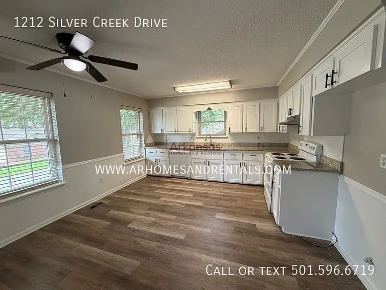 1212 Silver Creek Dr — Photo 5
