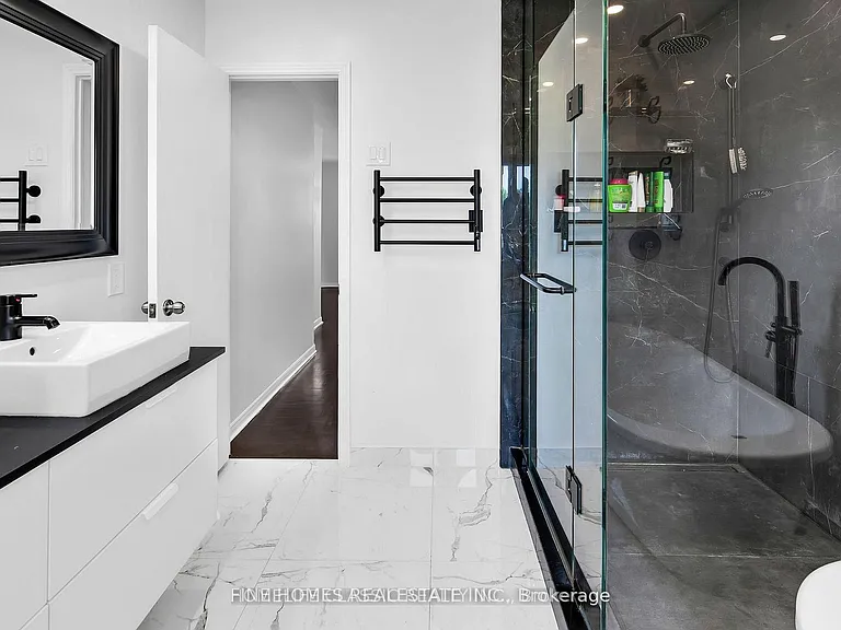 72 Gayla St — Photo 14