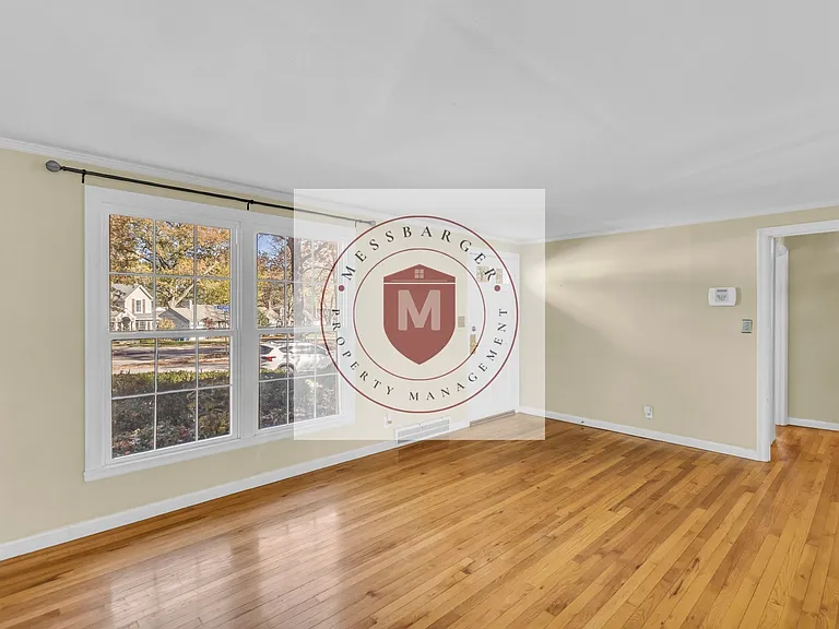 4307 Oxford Rd — Photo 6