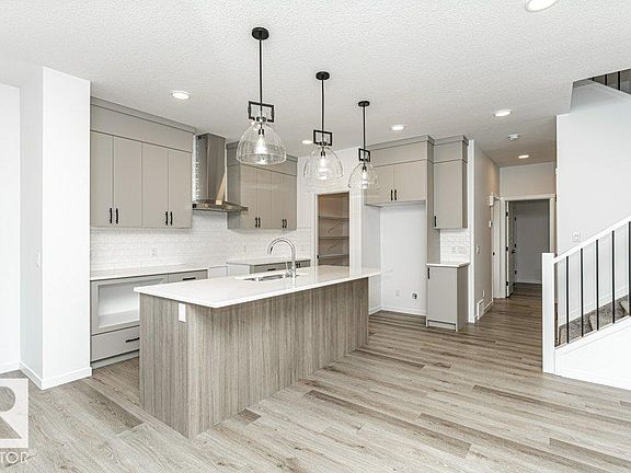 4th image of 2524 158th St SW