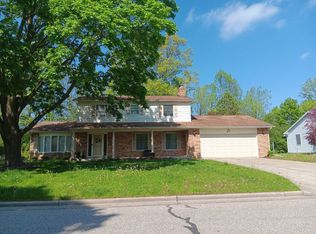 815 Canterbury Dr, Saginaw, MI 48638