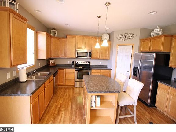 5th image of 129 124th Ave NE