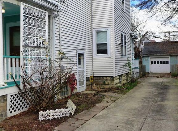 3rd image of 1289 Brockley Ave