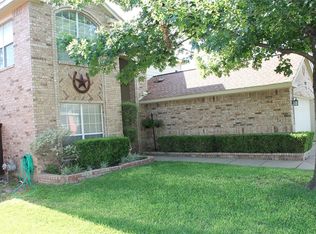 1028 Iron Horse Dr, Saginaw, TX 76131
