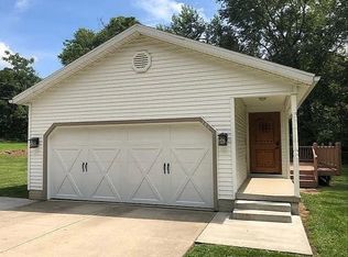305 Joseph Ave, Barberton, OH 44203
